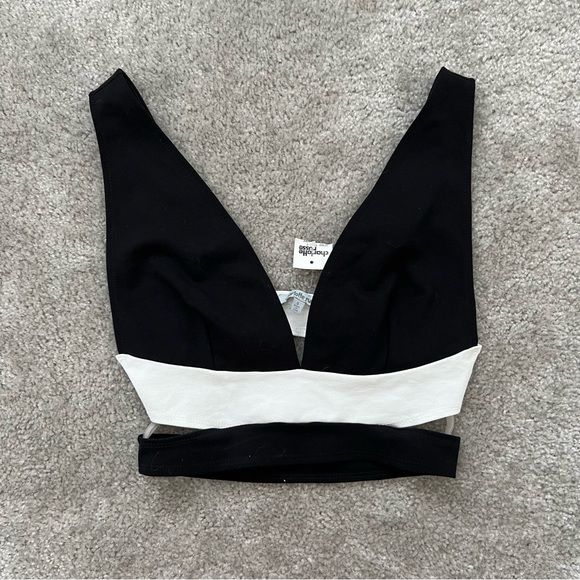 NEW Charlotte Russe Crop Top - Picture 4 of 8